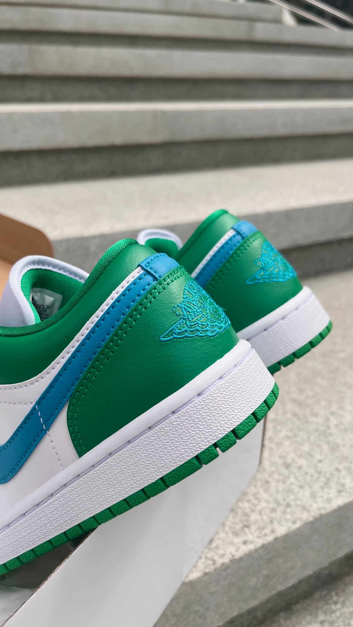 Фото № 3 с приближением к товару «‎Air Jordan 1 Low "Lucky Green"»