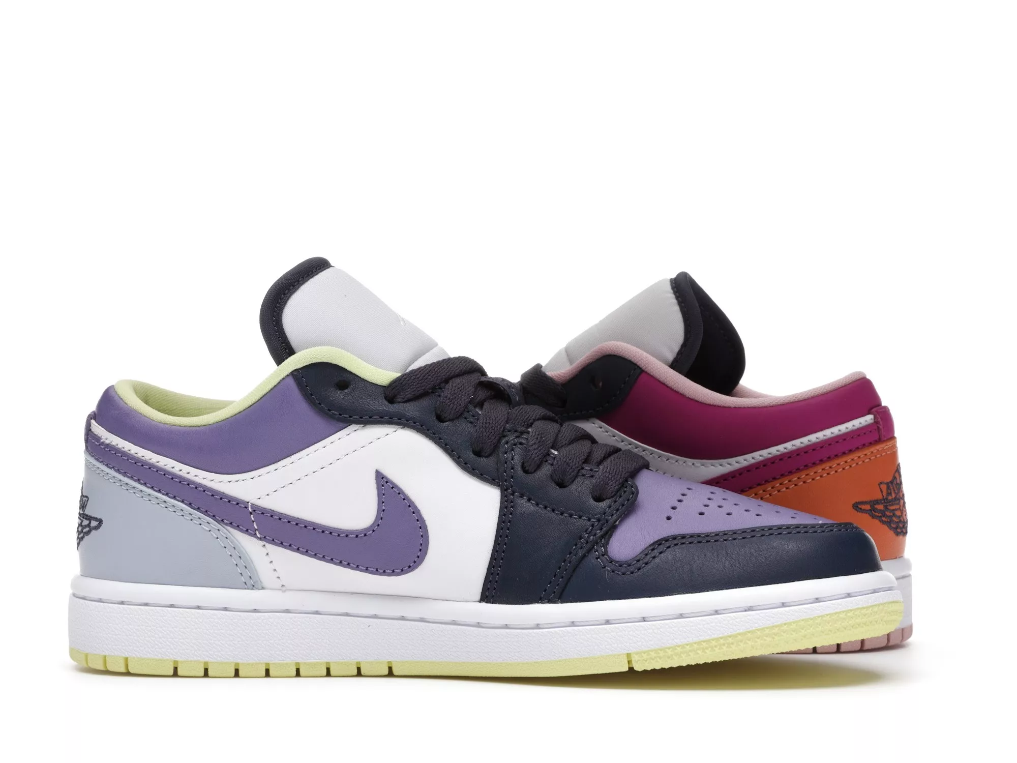 Фото № 2 с приближением к товару «‎Jordan 1 Low Purple Magenta »