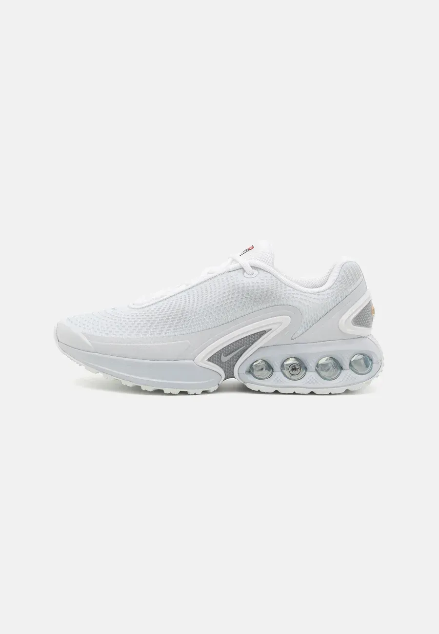 Фото № 1 с приближением к товару «‎AIR MAX DN»