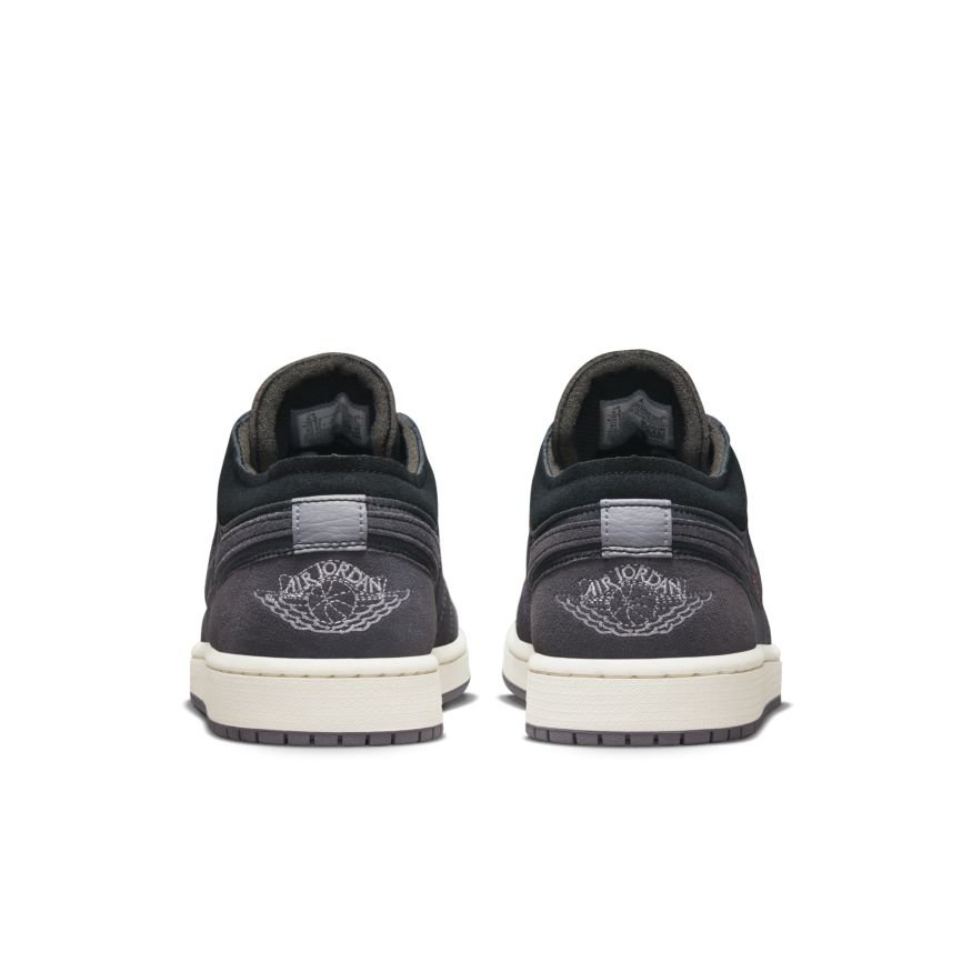 Фото № 4 с приближением к товару «‎Jordan Brand Jordan 1 SE Craft «inside Out »