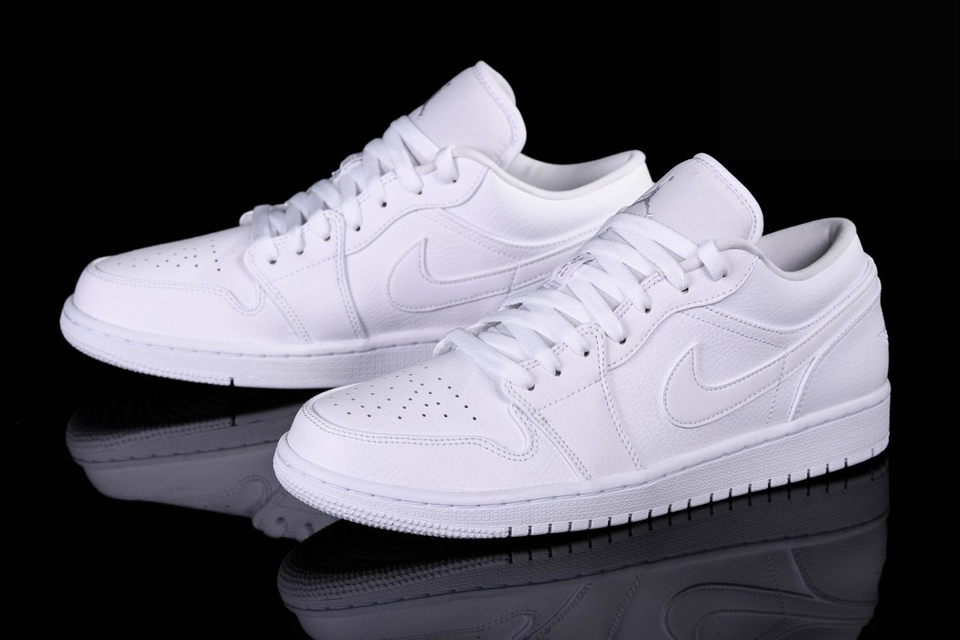 Фото № 1 с приближением к товару «‎Nike Air Jordan 1 Retro »