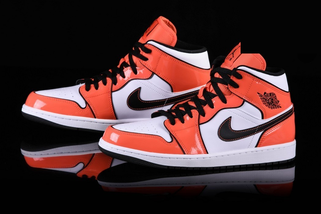 Фото № 2 с приближением к товару «‎Nike Air Jordan 1 Retro Se Phoenix Suns»