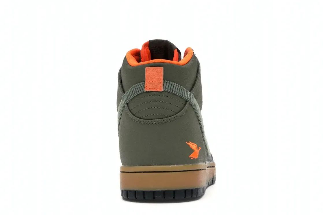 Фото № 4 с приближением к товару «‎Nike Dunk CMFT Swoosh Social Club Olive»