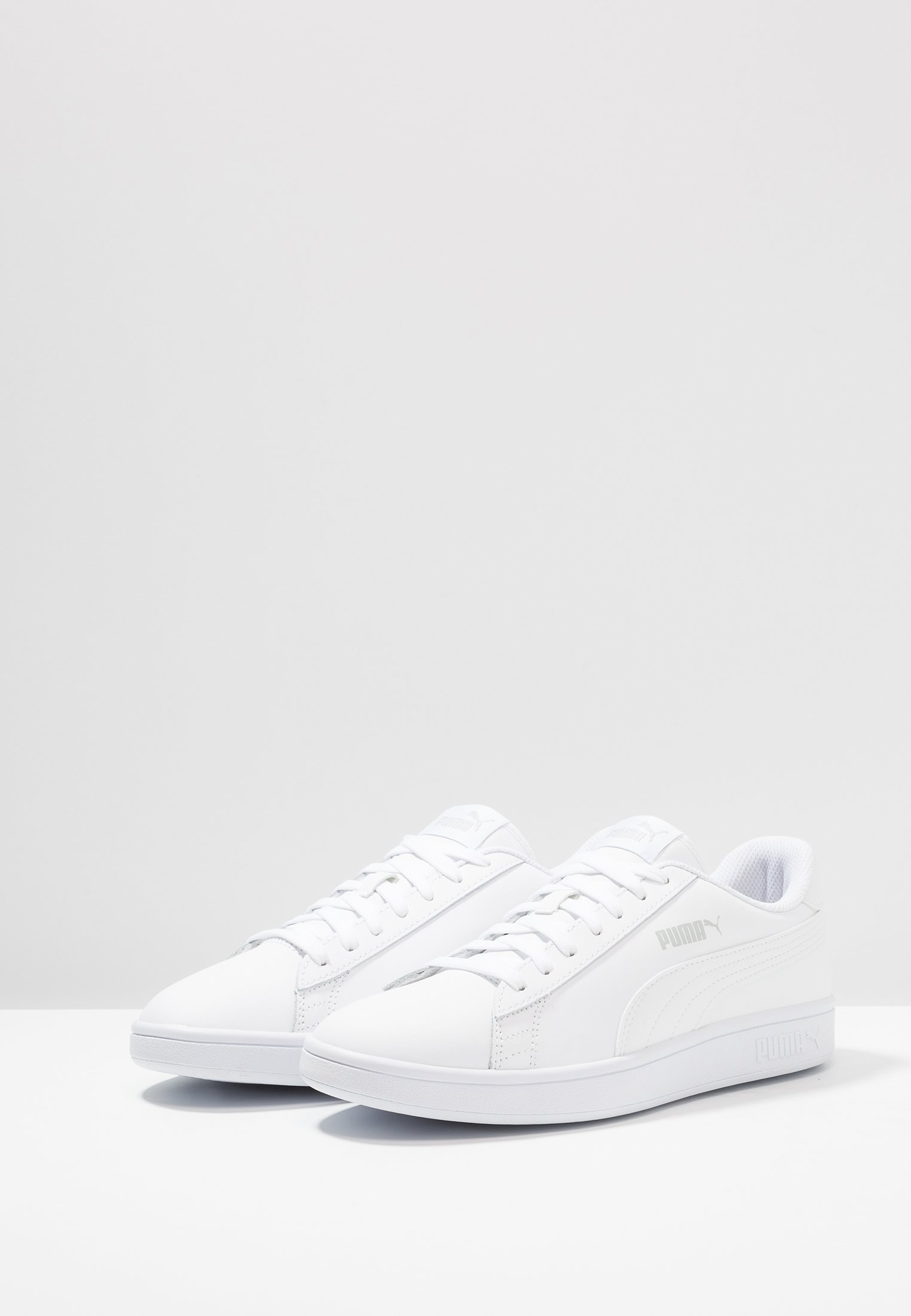 Фото № 3 с приближением к товару «‎Puma Smash »