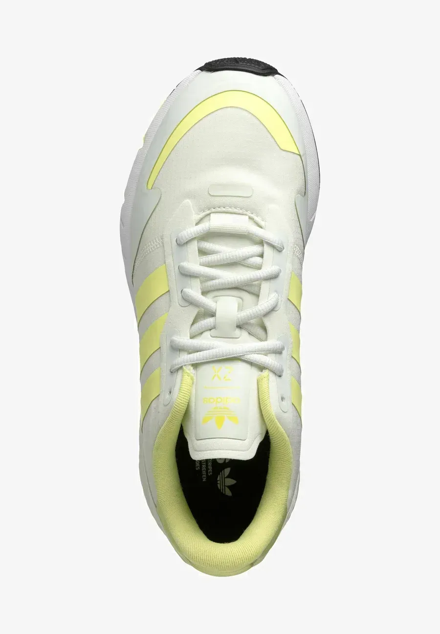 Фото № 4 с приближением к товару «‎Trainers»