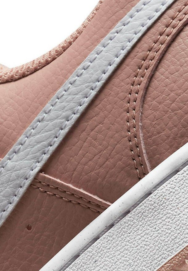 Фото № 4 с приближением к товару «‎W Nike Court Vision LO NN »
