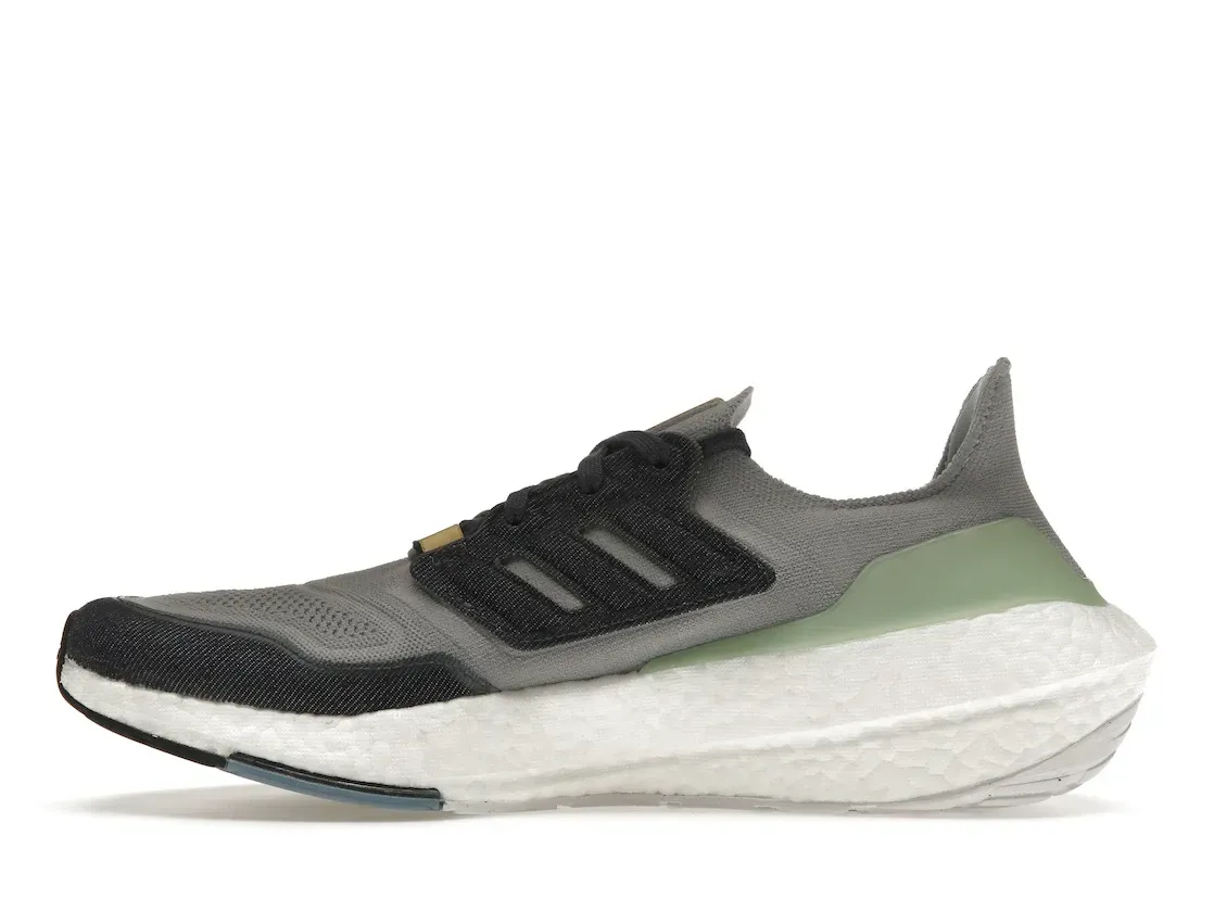 Фото № 3 с приближением к товару «‎adidas Ultra Boost 22 Halo Silver»