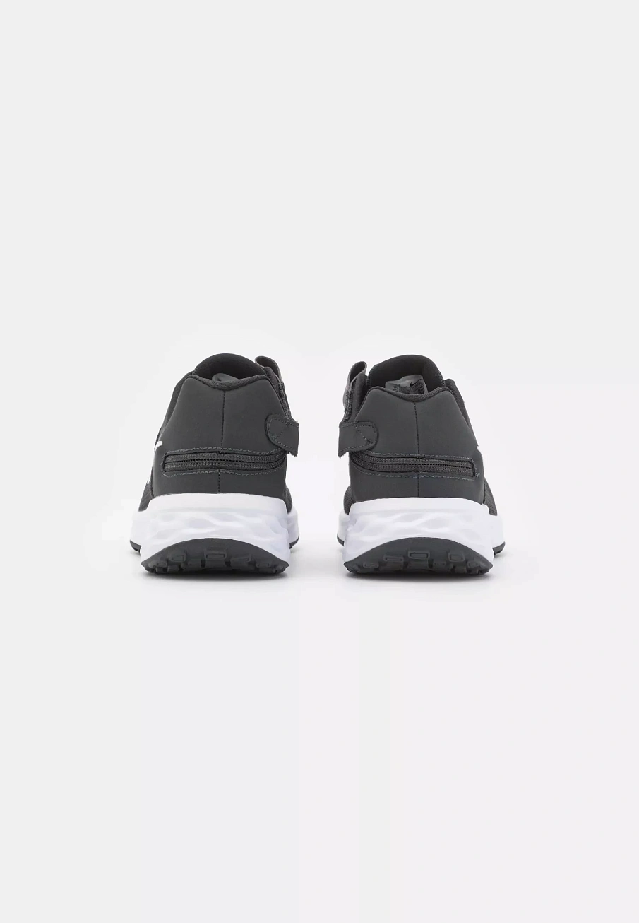 Фото № 2 с приближением к товару «‎REVOLUTION 6 FLYEASE NN WD»