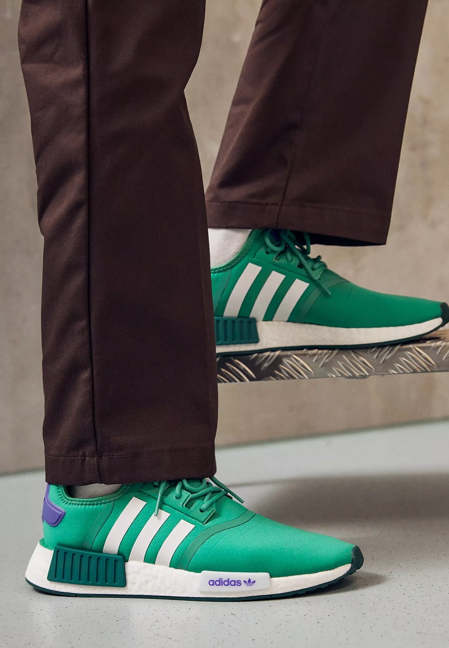 Фото № 3 с приближением к товару «‎NMD_R1 UNISEX»