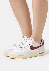 Фото № 1 с приближением к товару «‎WMNS AIR FORCE 1 07 SE»
