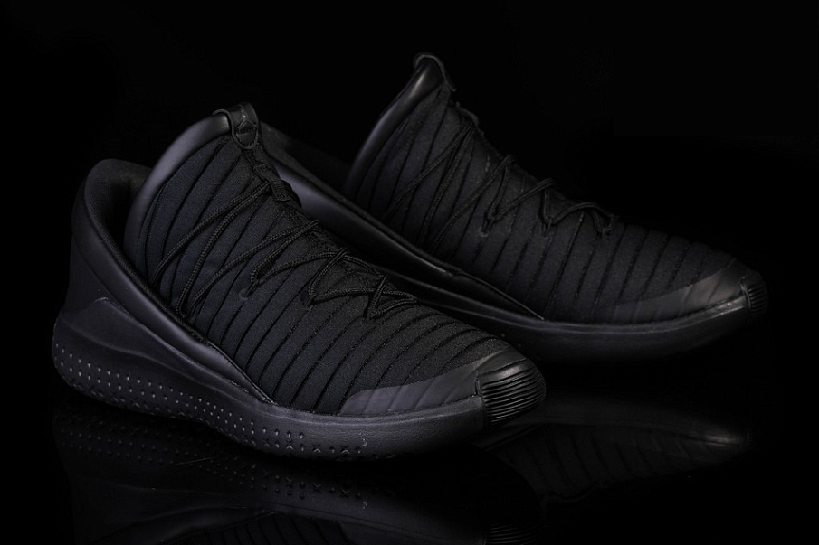 Фото № 2 с приближением к товару «‎Nike Air Jordan Flight Luxe Triple »