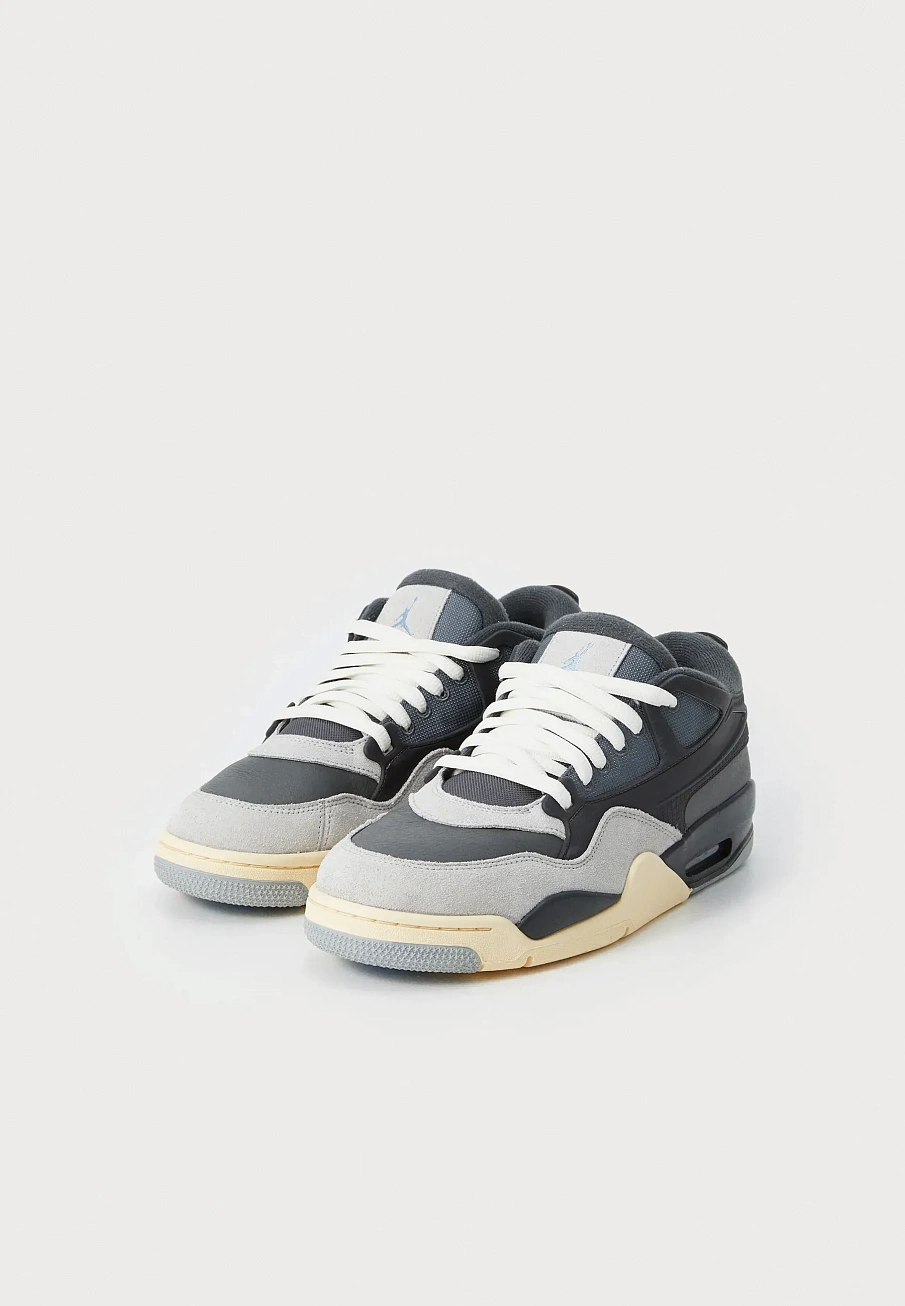 Фото № 4 с приближением к товару «‎AIR JORDAN 4 RM»