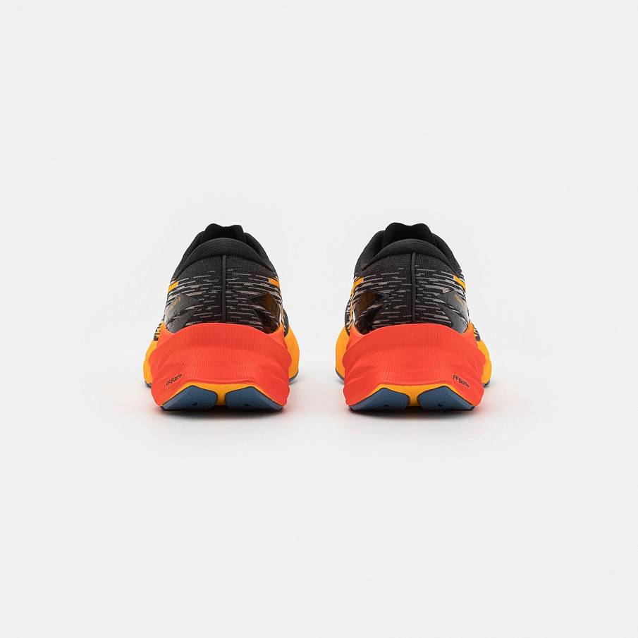 Фото № 3 с приближением к товару «‎Asics Novablast 3»