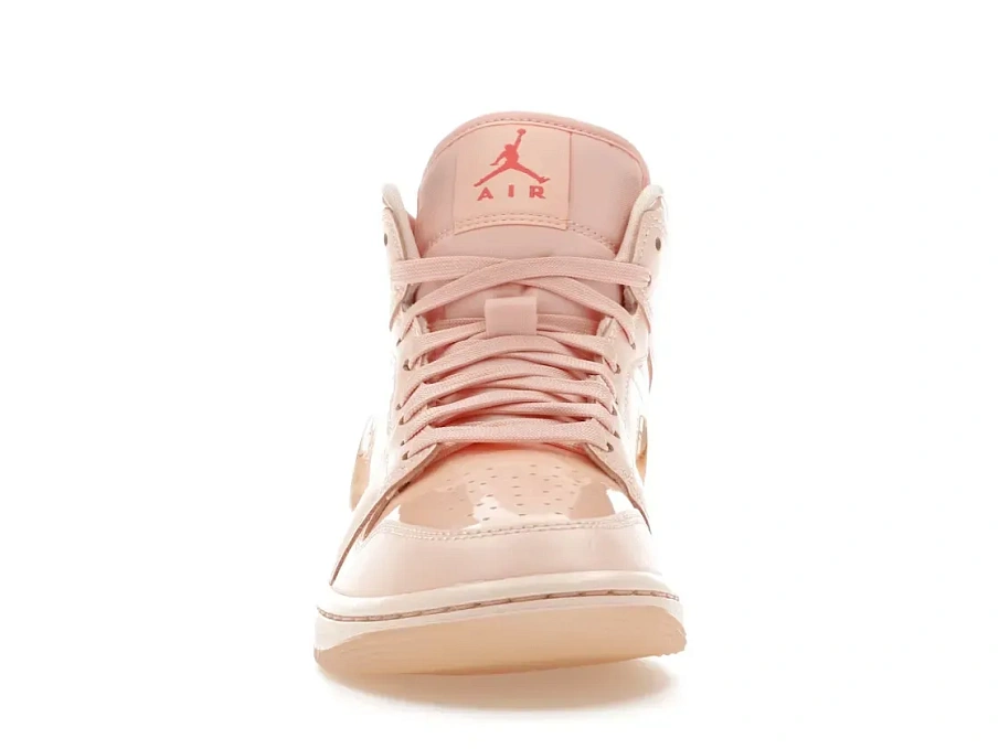 Фото № 2 с приближением к товару «‎Jordan 1 Mid»
