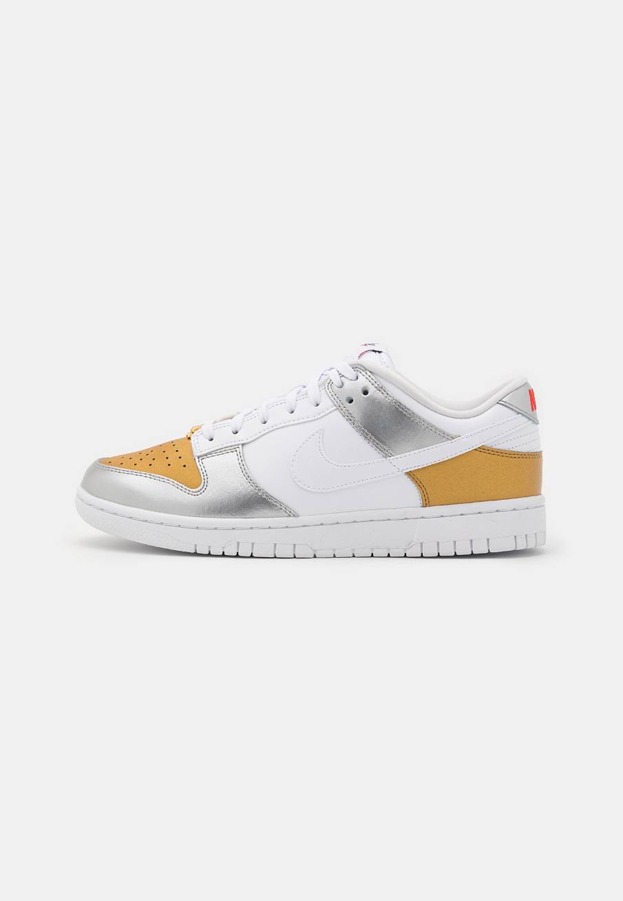 Фото № 1 с приближением к товару «‎Nike Dunk SE Arlm 2 »