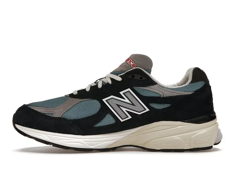 Фото № 3 с приближением к товару «‎New Balance 990v3»