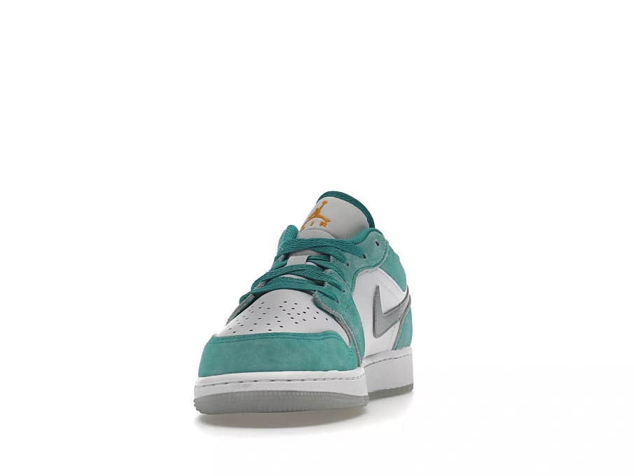 Фото № 2 с приближением к товару «‎Jordan 1 Low New Emerald »