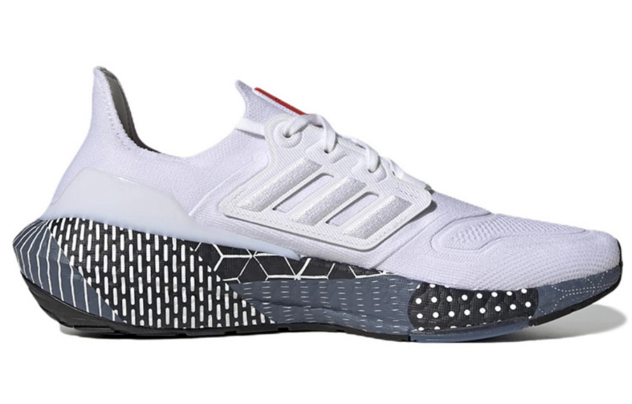 Фото № 2 с приближением к товару «‎ adidas Ultraboost 22 Running shoes»
