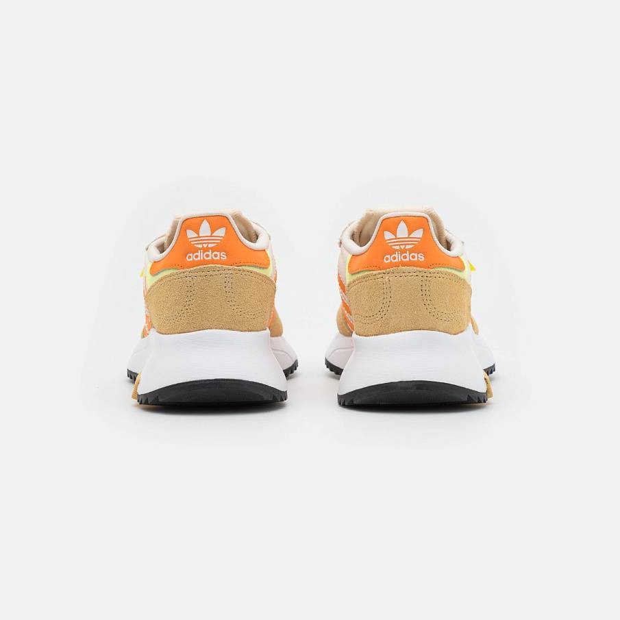 Фото № 3 с приближением к товару «‎Adidas Retropy »