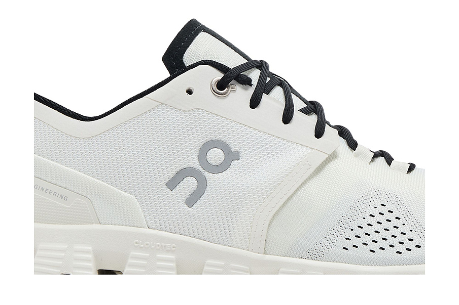 Фото № 3 с приближением к товару «‎ON Cloud X White Black»