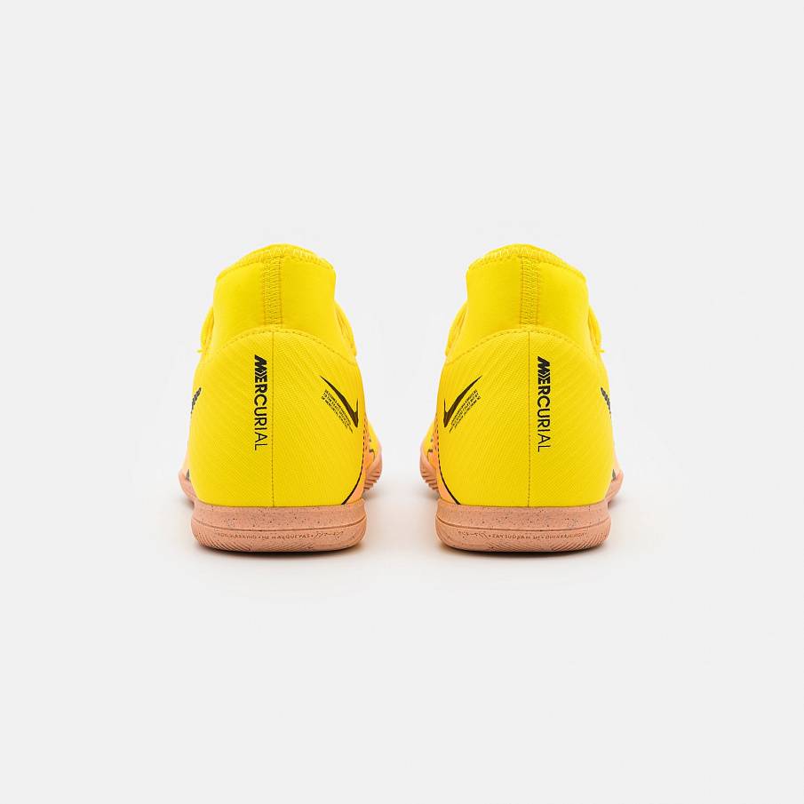 Фото № 3 с приближением к товару «‎Nike 9 Club IC »