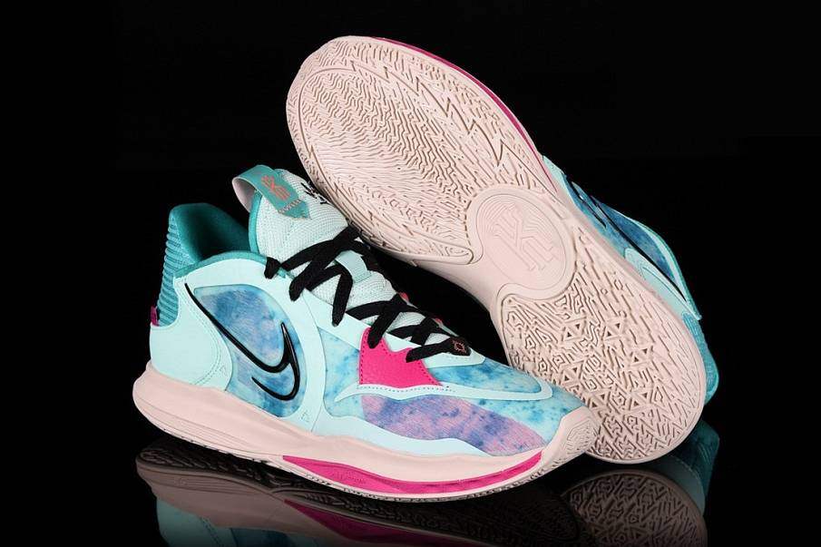 Фото № 2 с приближением к товару «‎Nike Kyrie 5 »