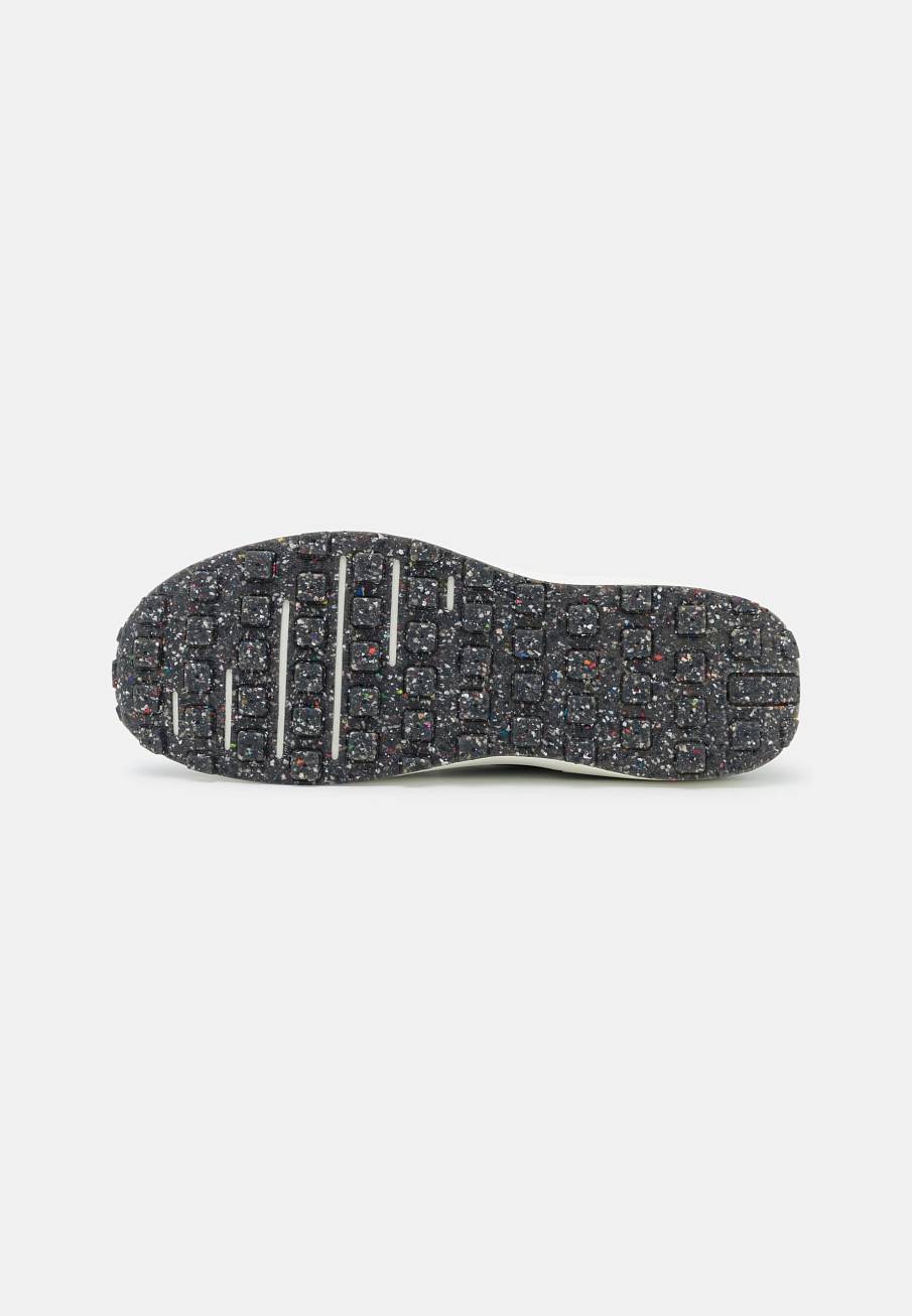 Фото № 5 с приближением к товару «‎Nike Waffle One »