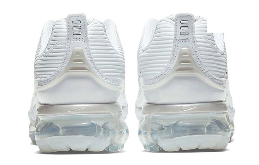 Фото № 4 с приближением к товару «‎Nike Wmns Air VaporMax 360 'Triple White'»