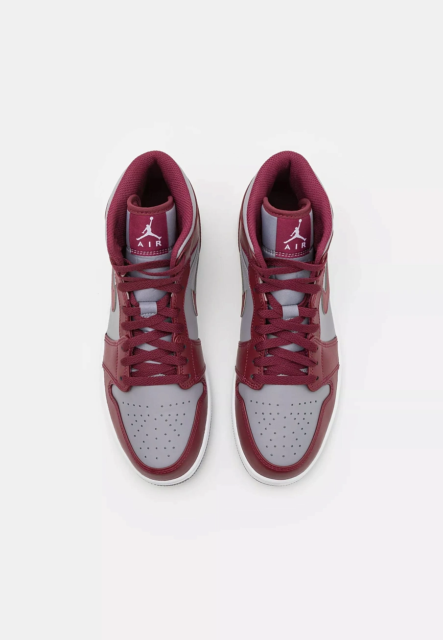 Фото № 3 с приближением к товару «‎AIR JORDAN 1 MID»