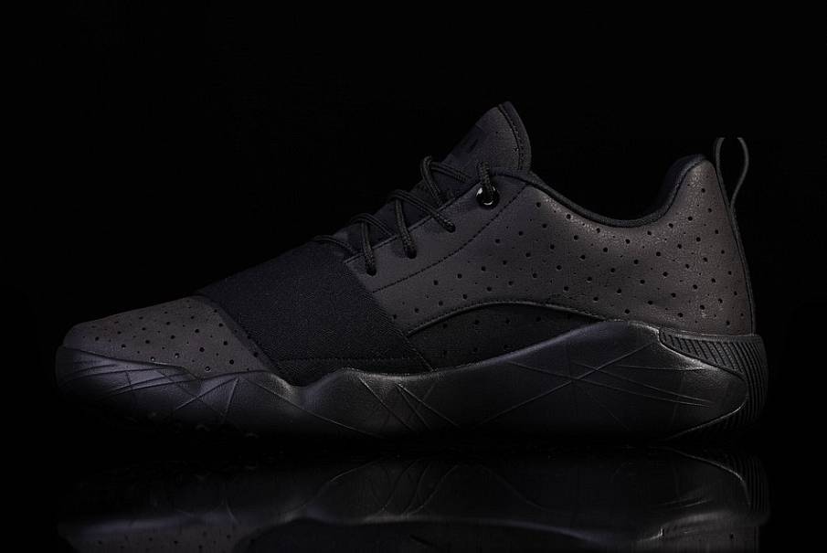 Фото № 3 с приближением к товару «‎Nike Air Jordan Breakout Triple »