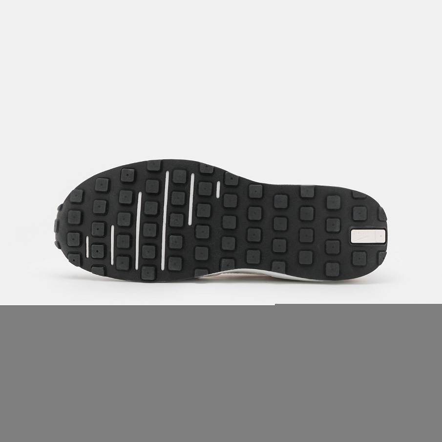 Фото № 4 с приближением к товару «‎Nike Waffle One »