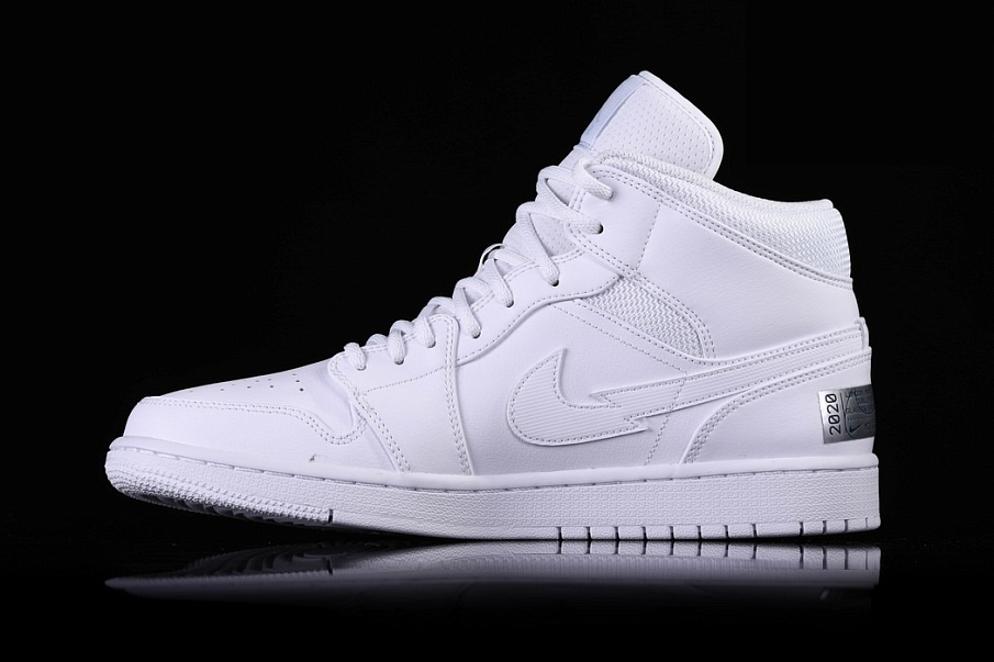 Фото № 2 с приближением к товару «‎Nike Air Jordan 1 Retro SE Nike Swoosh Euro Tour»