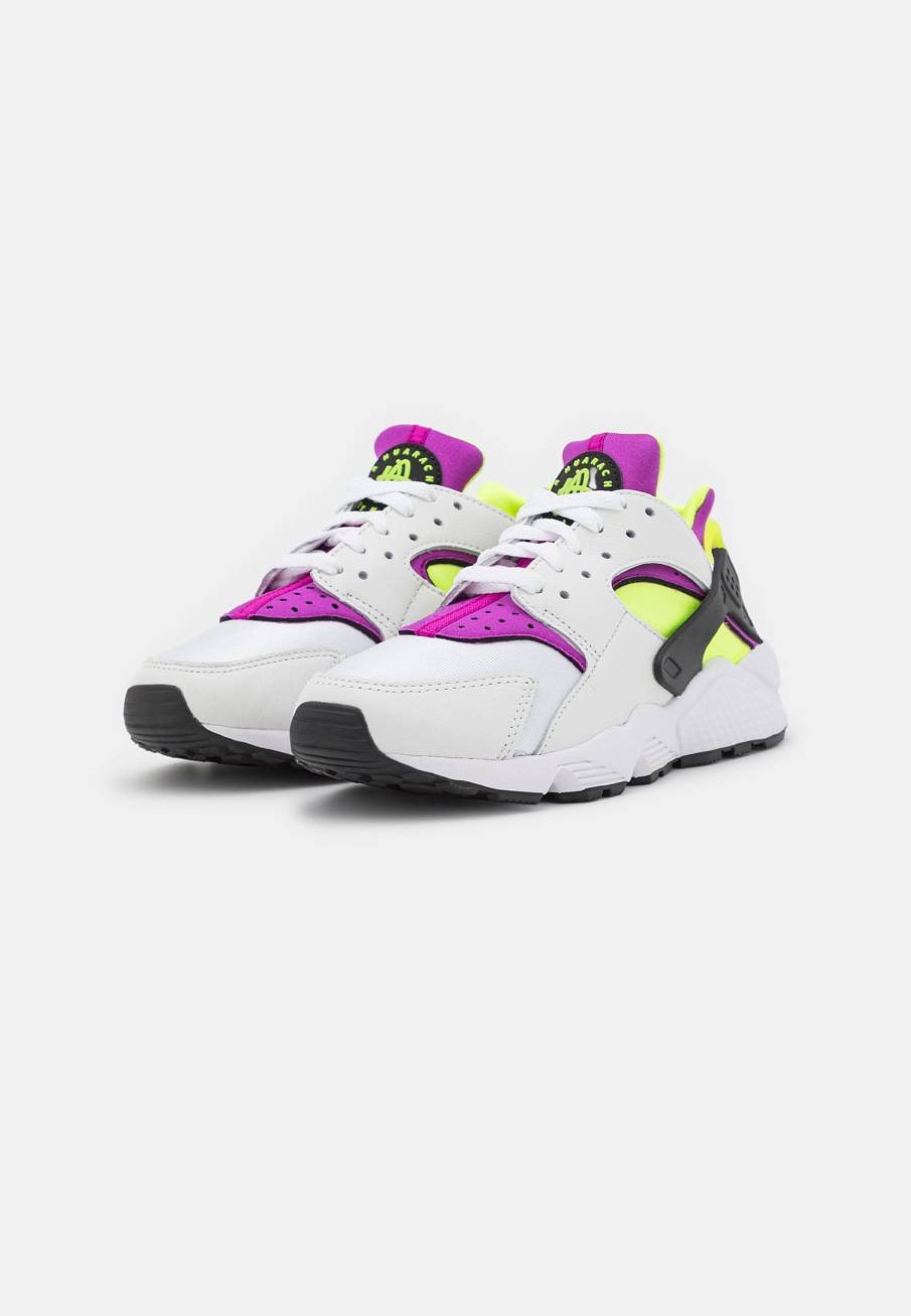 Фото № 5 с приближением к товару «‎Nike Air Huarache »