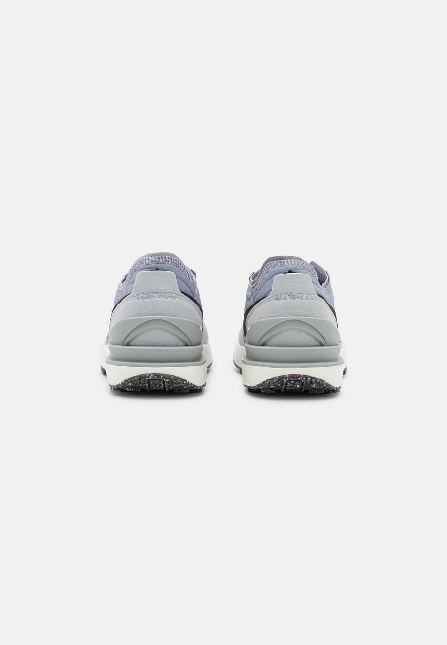 Фото № 3 с приближением к товару «‎Nike Waffle One »