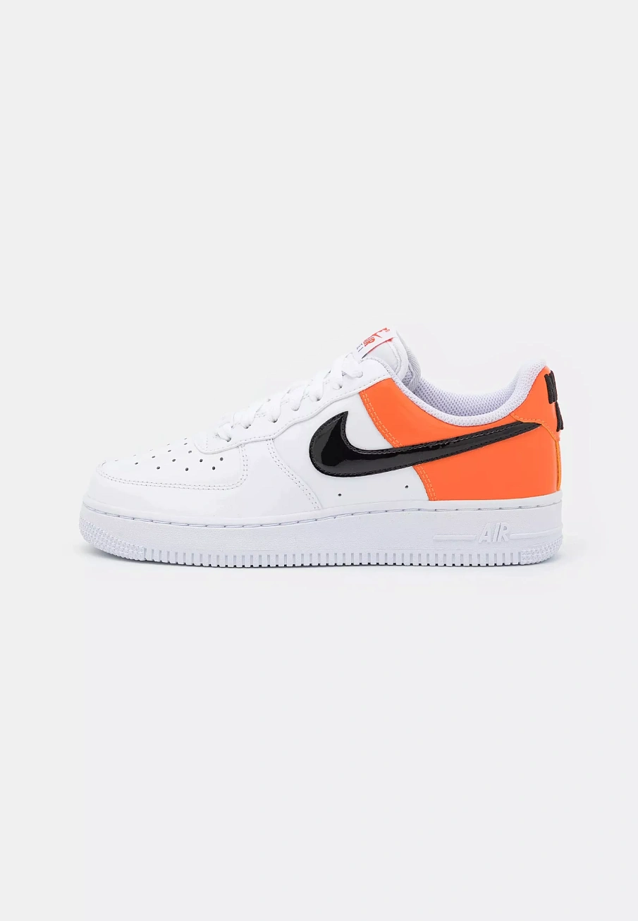 Фото № 3 с приближением к товару «‎AIR FORCE 1 07 ESS SNKR»