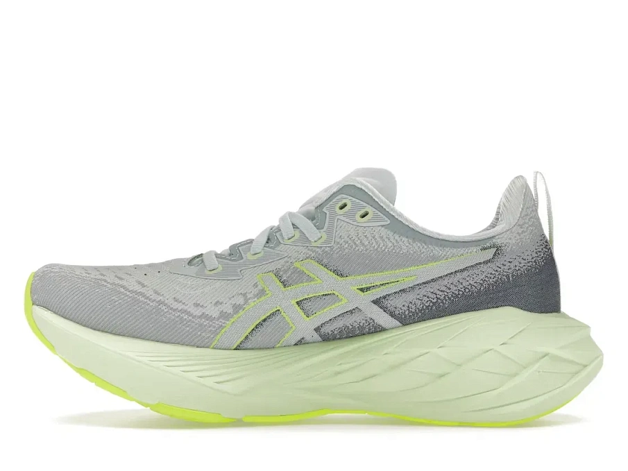 Фото № 3 с приближением к товару «‎ASICS Novablast 4»