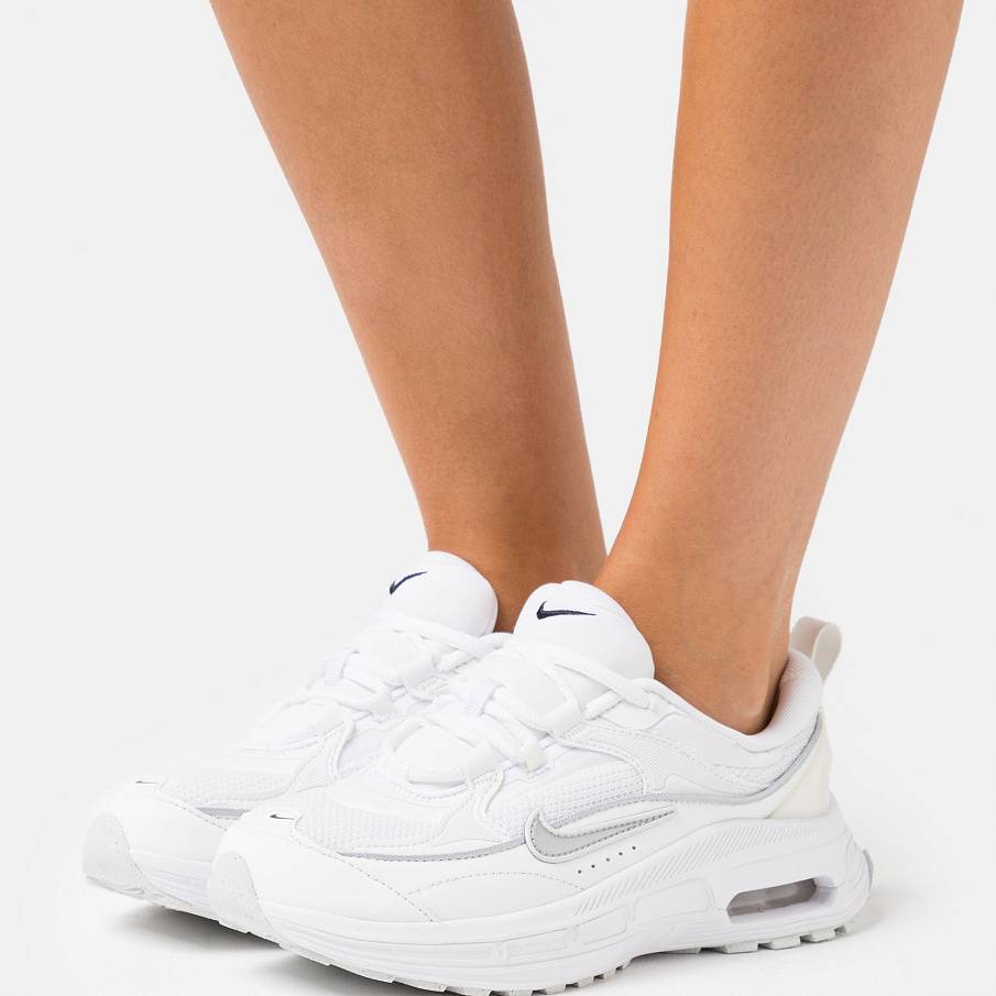 Фото № 2 с приближением к товару «‎Nike W Air Max Bliss NN »