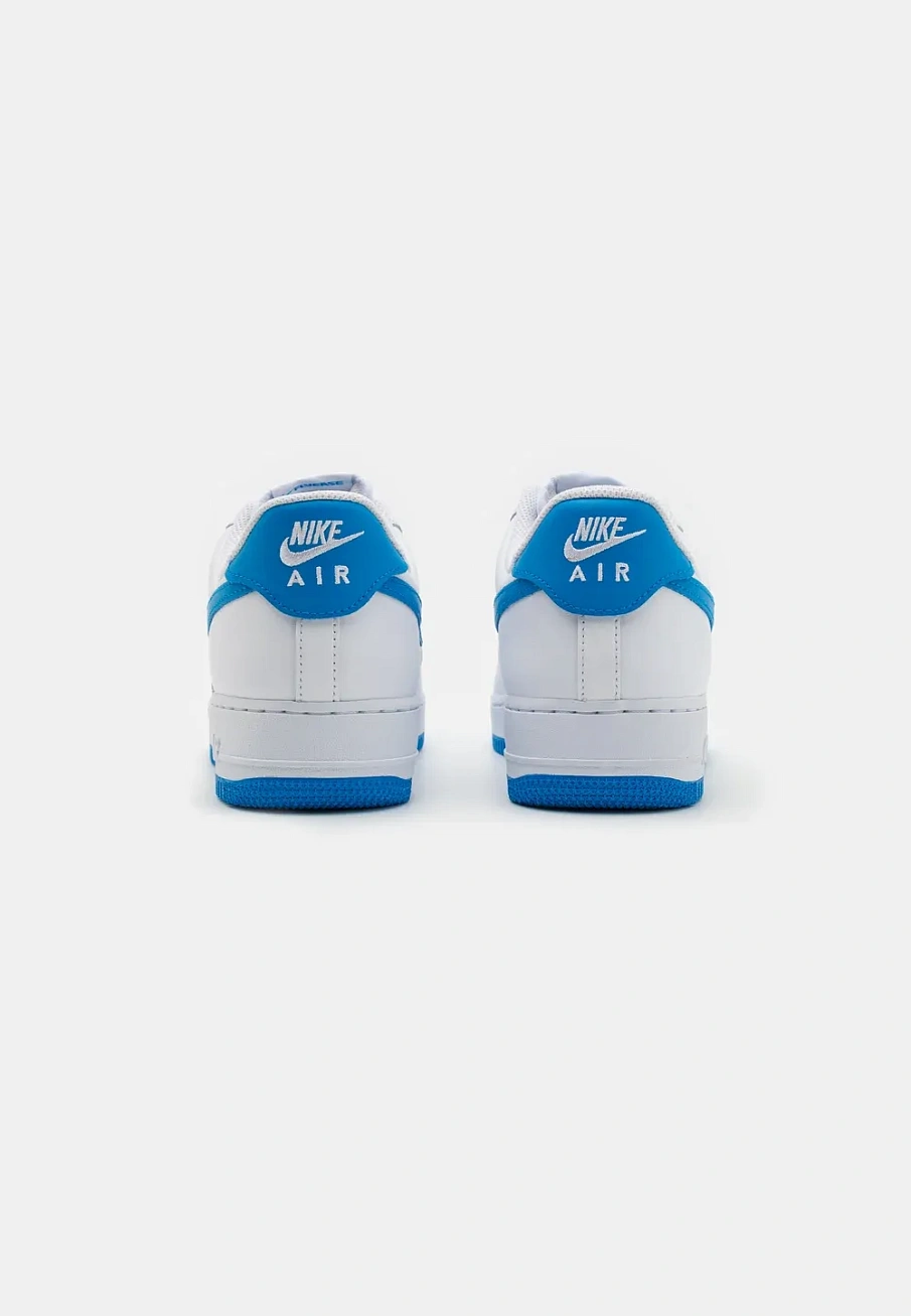 Фото № 3 с приближением к товару «‎AIR FORCE 1 07 FLYEASE»