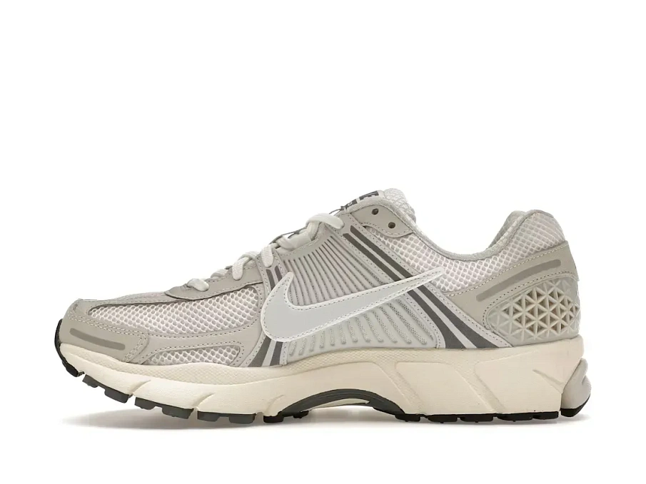 Фото № 3 с приближением к товару «‎Nike Zoom Vomero 5»