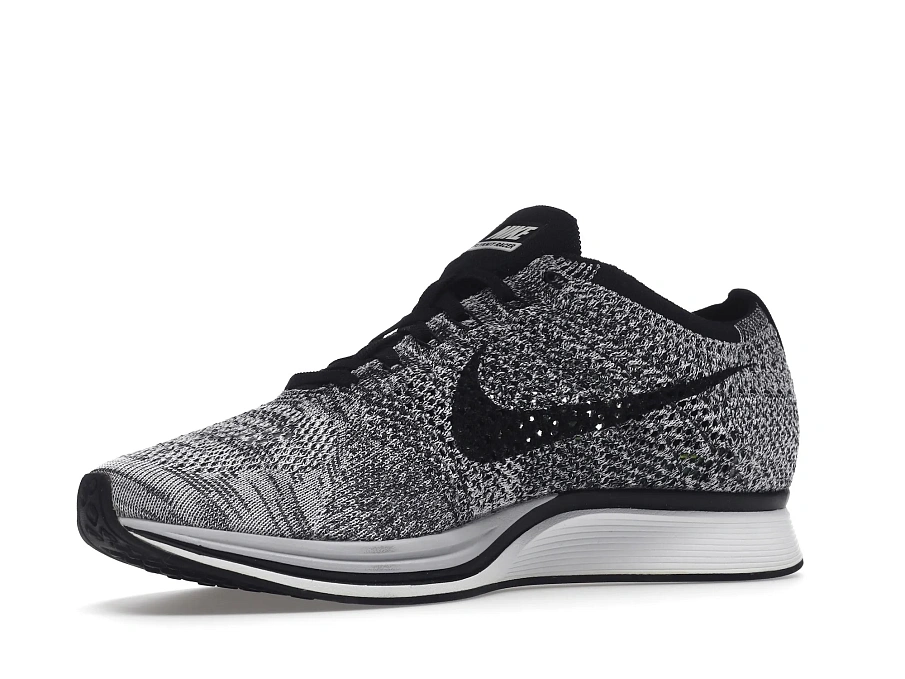 Фото № 3 с приближением к товару «‎Nike Flyknit Racer Oreo»