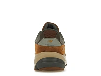 Фото № 4 с приближением к товару «‎New Balance 990v6»