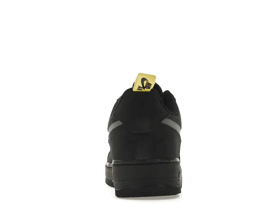 Фото № 4 с приближением к товару «‎Nike Air Force 1 Low Cut Out Swoosh Black»