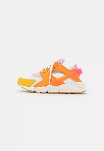 Фото № 3 с приближением к товару «‎HUARACHE»