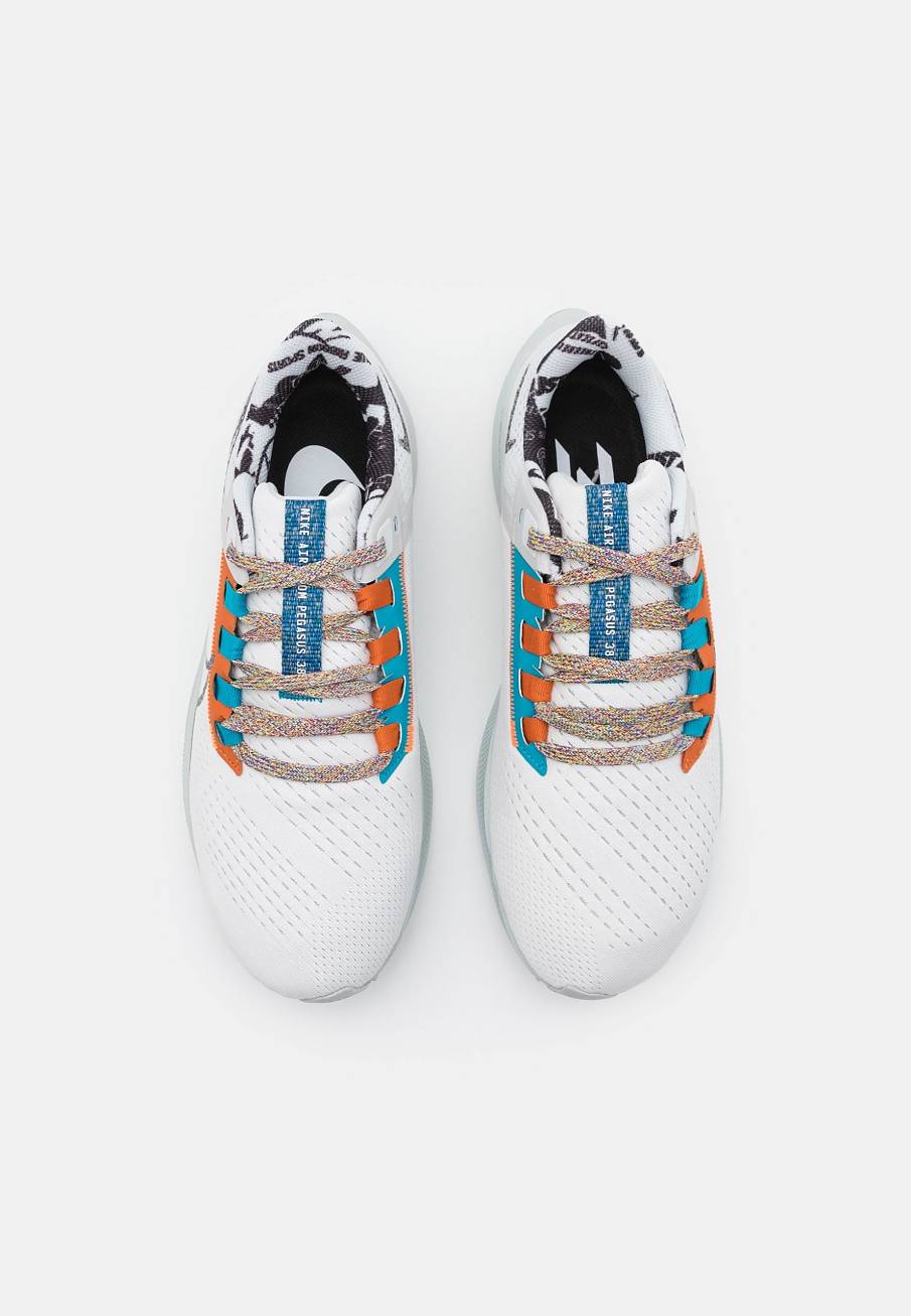 Фото № 4 с приближением к товару «‎Nike Air Zoom Pegasus 38»