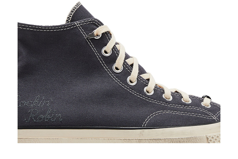 Фото № 3 с приближением к товару «‎Stranger Things x Converse Chuck 70 Hi Magnet»