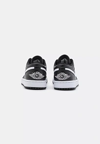 Фото № 3 с приближением к товару «‎WMNS AIR JORDAN 1 LOW 365»