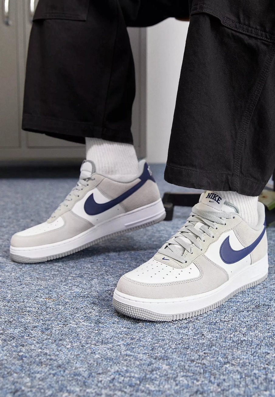 Фото № 3 с приближением к товару «‎AIR FORCE 1'07 UNISEX»
