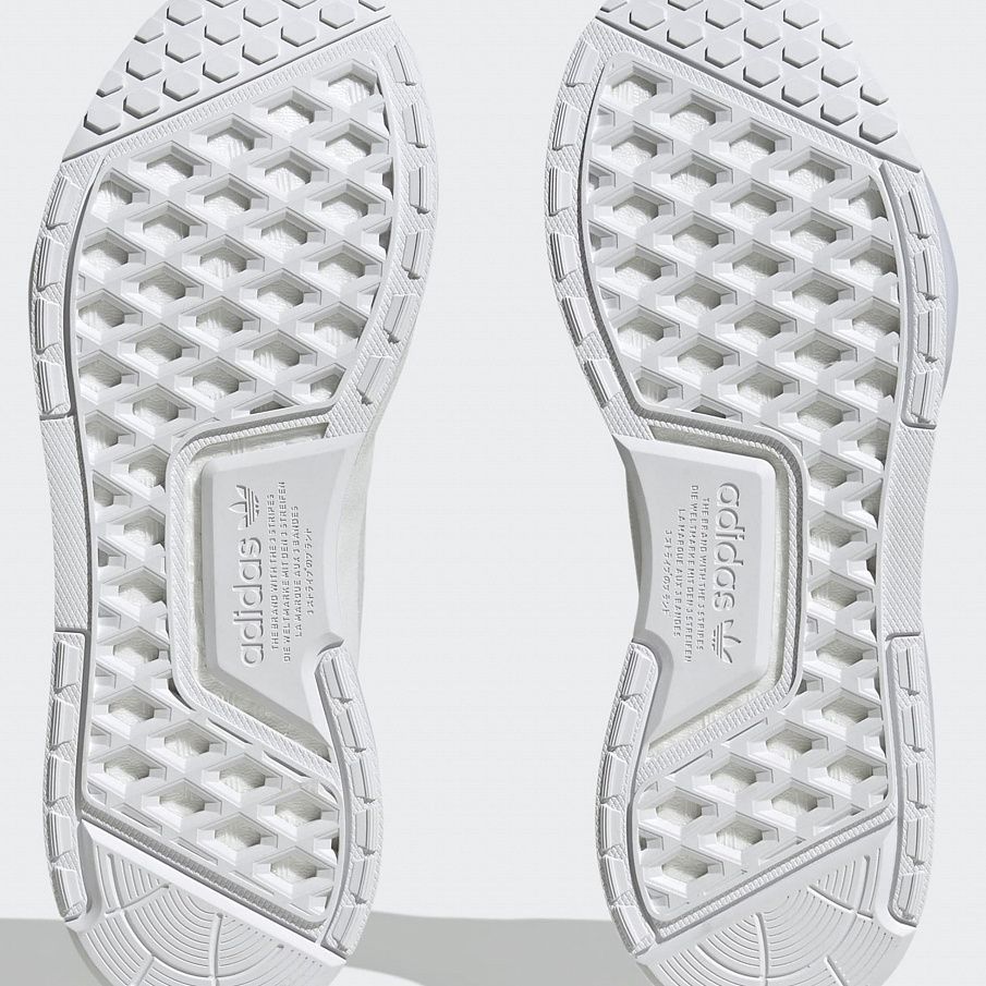 Фото № 3 с приближением к товару «‎Adidas V3 »