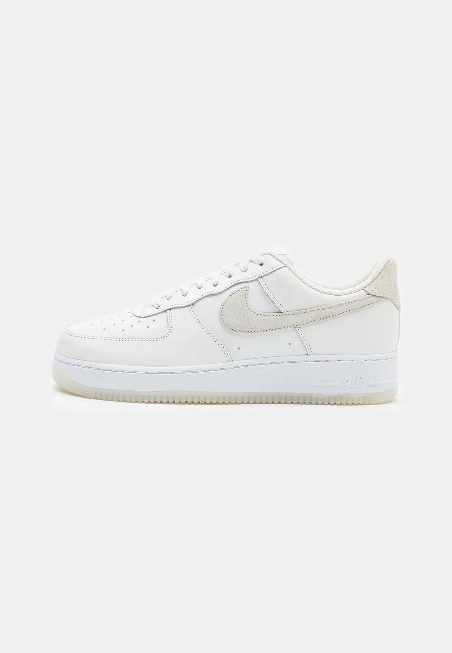 Фото № 1 с приближением к товару «‎AIR FORCE 1 07 LV8»