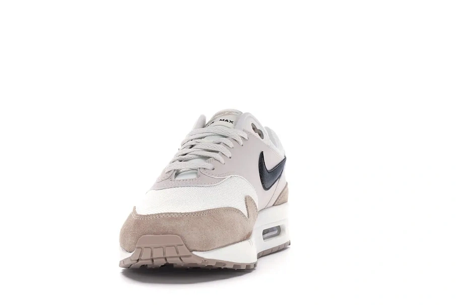 Фото № 3 с приближением к товару «‎Nike Air Max 1 Sand Black»